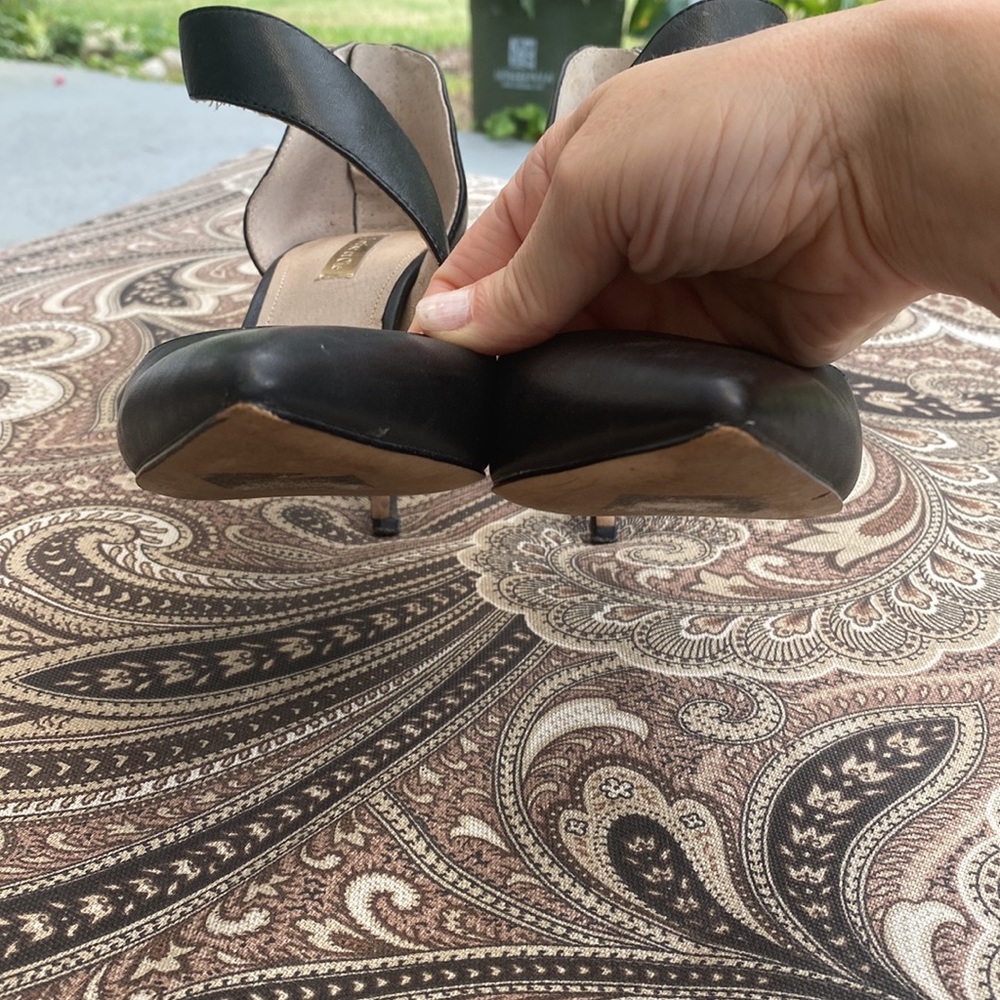 Asymmetrical strap heels - Picture 5 of 7